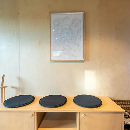 High Ceilings And Views Over The Inlet Hébergement de vacances