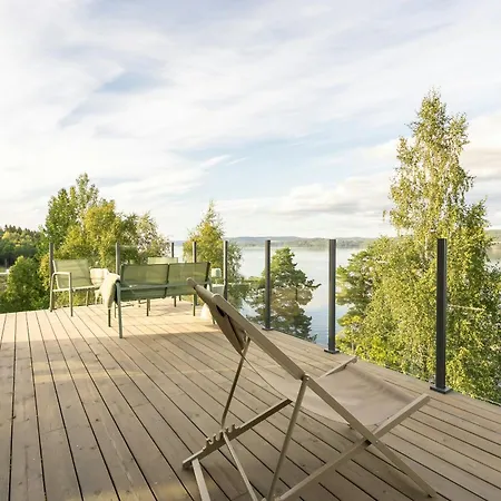 High Ceilings And Views Over The Inlet * Flateby
