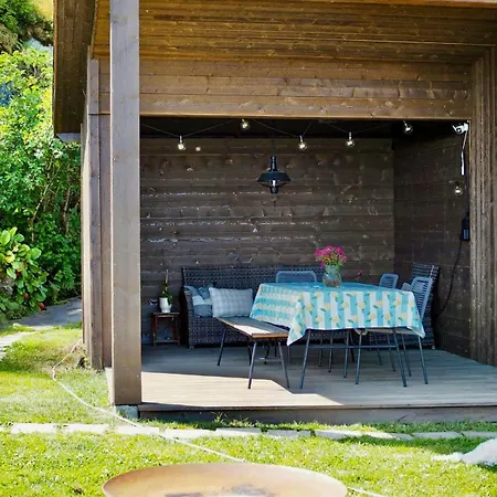 High Ceilings And Views Over The Inlet * Flateby